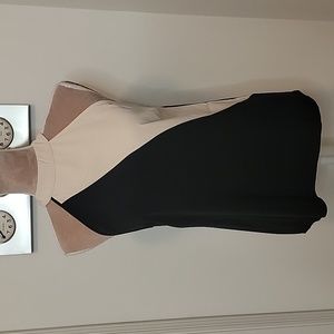 Boohoo, Size 6, Spliced High Neck Woven Top.  Sleeveless.  NWT